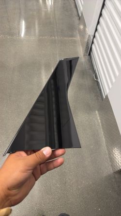 18-22 Honda accord right rear window garnish