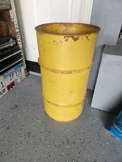 Trash can
