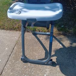 Little Kids Feed And Chair G R A C O
