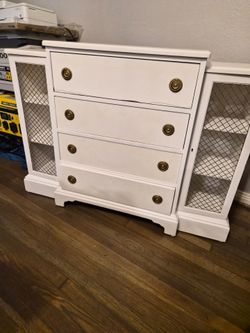 ENTRY DRAWER