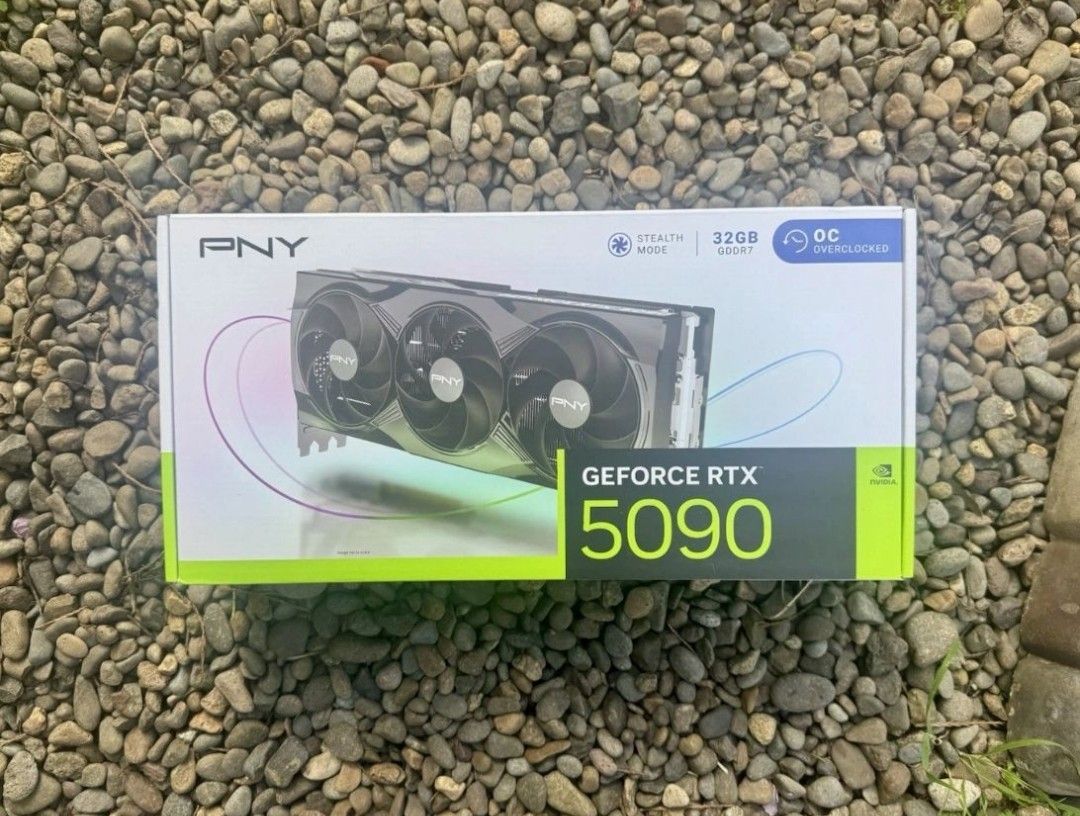 PNY Geforce RTX 5090 ARGB 32G OC GDDR7 PCI express 5.0 graphics card with triple fan