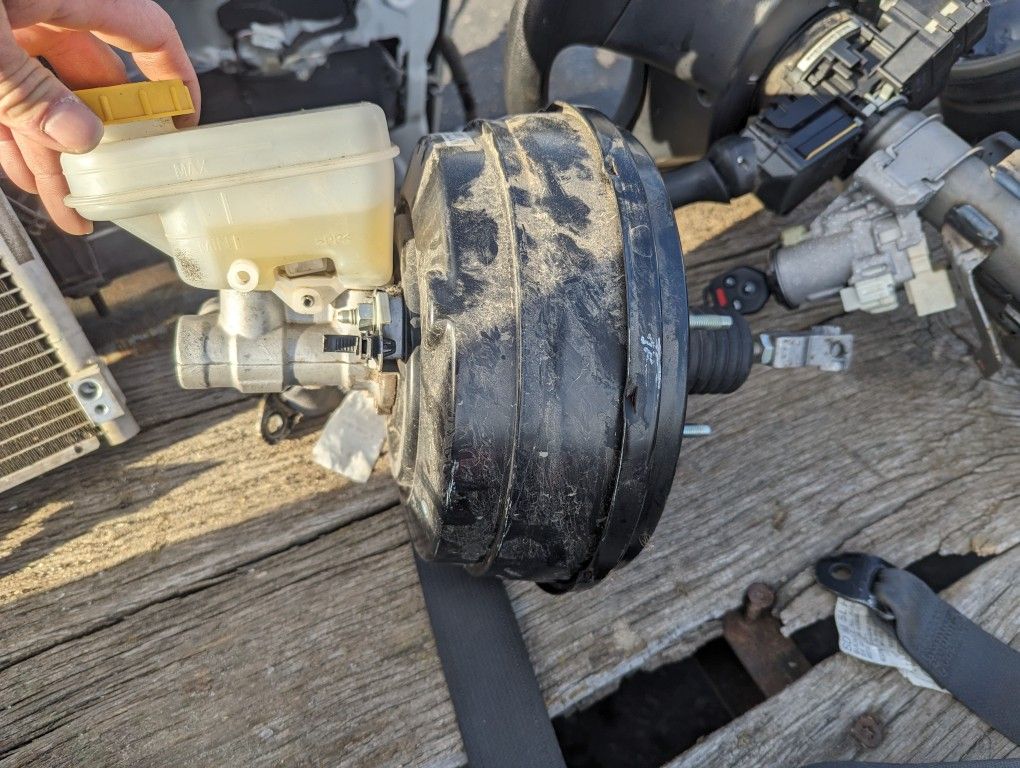 Master Brake Cylinder Assembly