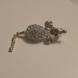 Vintage Pave Rhinestone Mouse Pin Brooch Gold Tone Red Eyes Unbranded