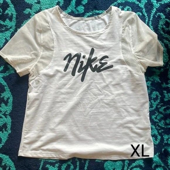 New Women's Top Size XL From Nike