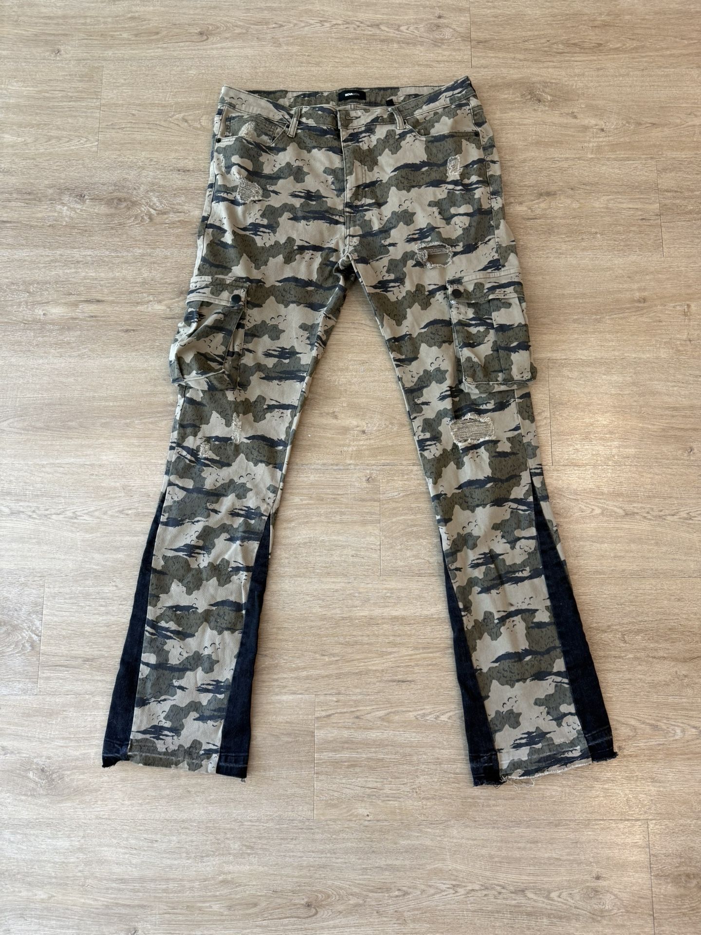 Men Fashionov Cargo Size 36-32 Rare Find New