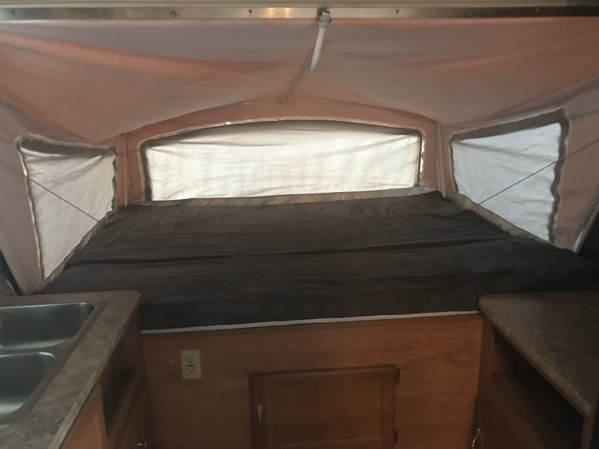 23’ 2007 Travel Trailer NEW Reduced price WELL below NADA Guides for