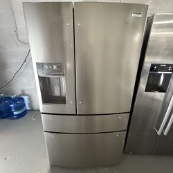 Frigidaire Gallery Refrigerator NEW !!!!