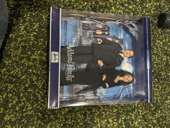 The Addams Family Collector Edition Morticia and Gomez Giftset 2000 Barbie NRFP