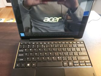 2 Acer tablet laptops make an offer