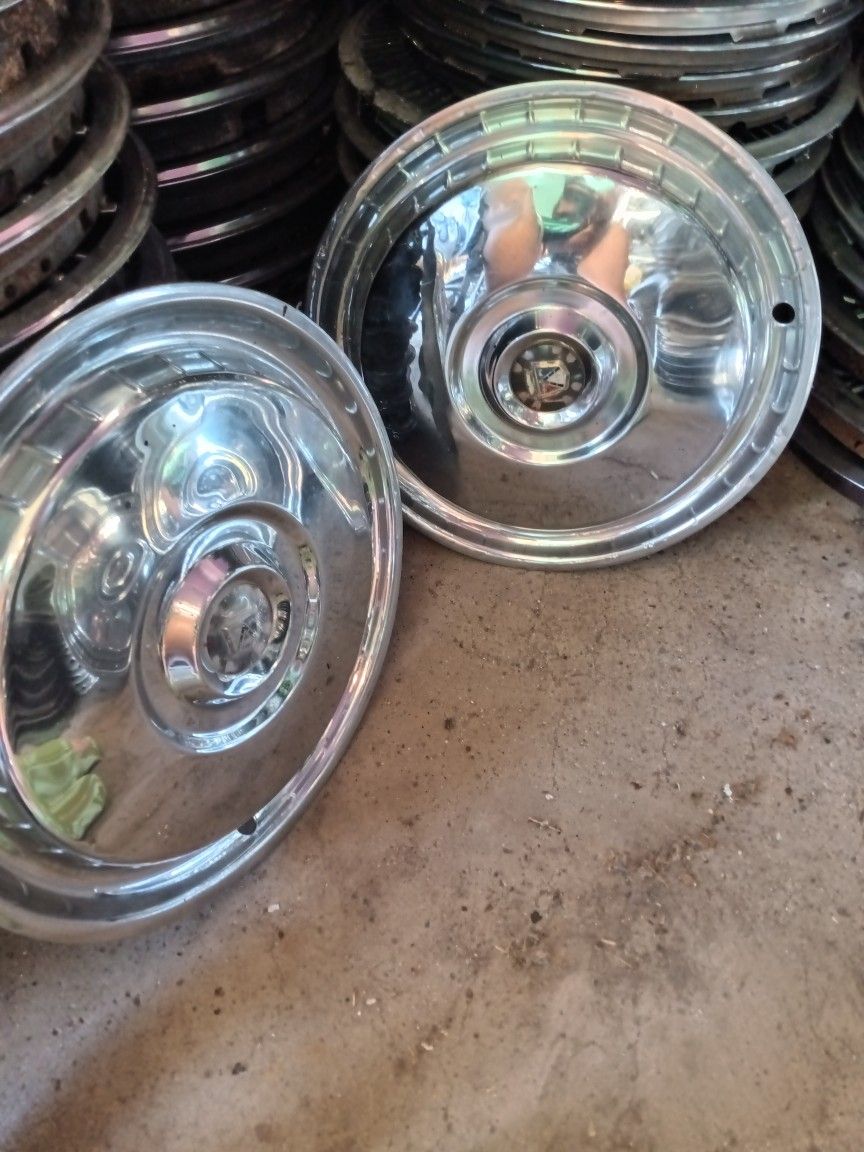 15" Ford Thunderbird Hubcap Set