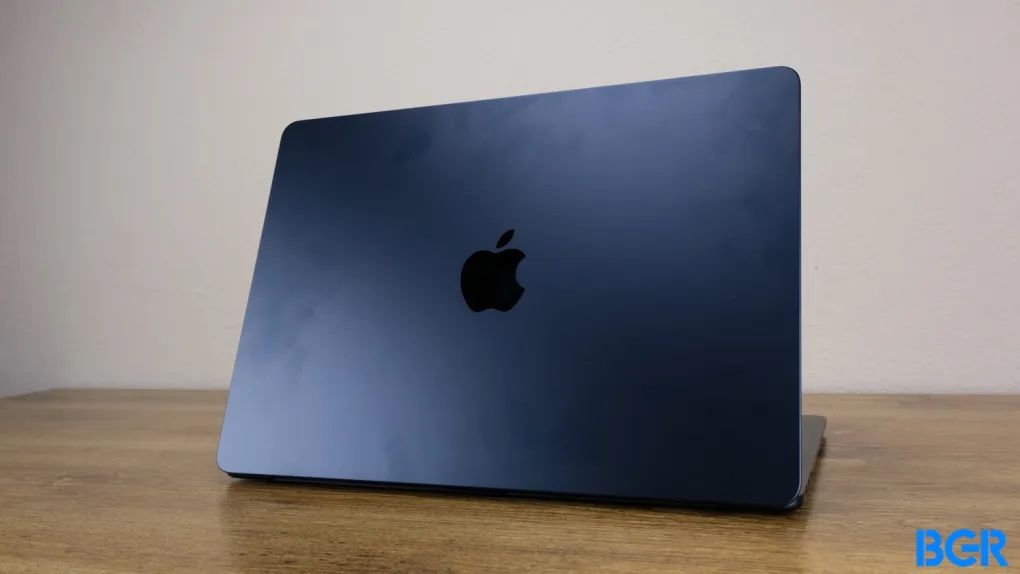 MacBook Air 15-inch M2, 256GB Storage, 8GB Memory, Space Gray