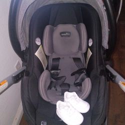 Evenflo Car seat/Stroller Easy Lightweight Exp 05/2026