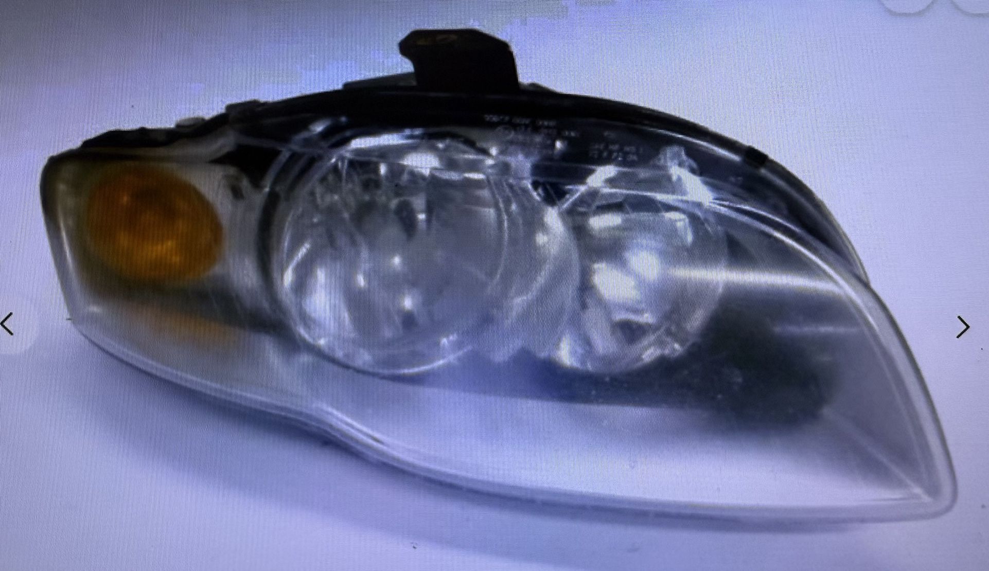 2009 Audi A4 Right head light halogen 