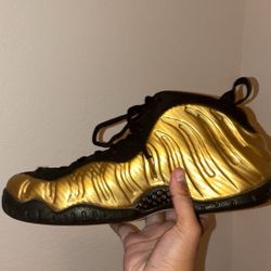 Nike Air Foamposites One Metallic Gold