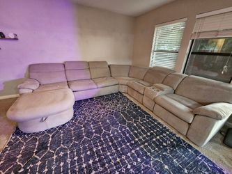 Rooms To Go Power Reclining Sectional with Storage and Cup