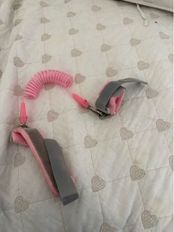 Toddler wrist link