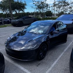 Tesla Model 3 w Full Self Driving