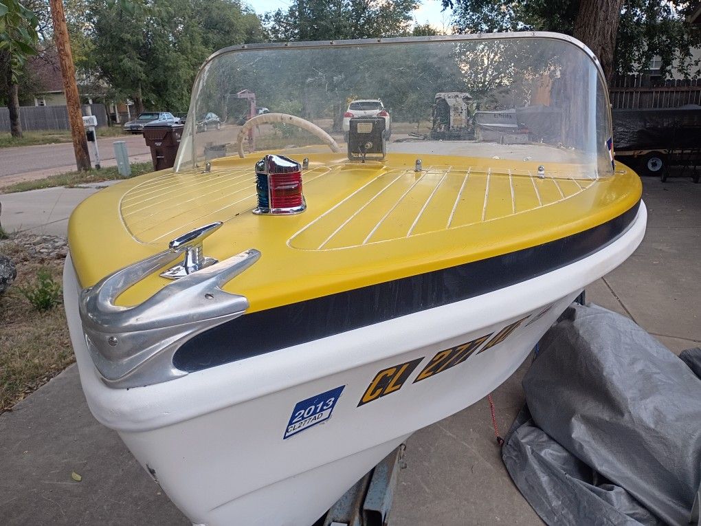 1959 Glasspar Sport Lido Boat