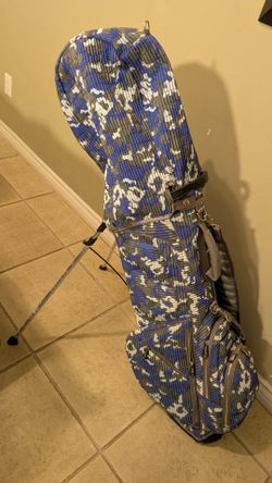 BRAND NEW OUUL GOLF STAND BAG IS PREMIUM DESIGN 5-WAY TOP 6 ZIPPERS POCKETS SINGLE STRAPS SEMI CONCEALED STAND BAG is A STYLISH BRIGHT BLUE WITH MULTI