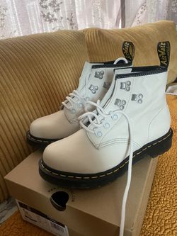 Doc Martens Women’s 
