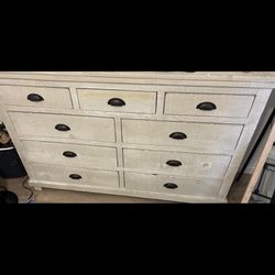 9 Drawer Dresser