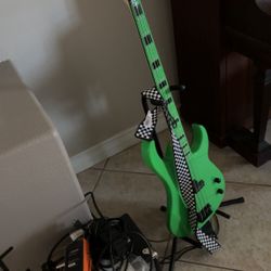 Dean Custom Zone 4-String Bass Guitar W/ Amp & Distorter