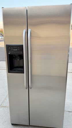 REFRIGERATOR GE 33 WIDE