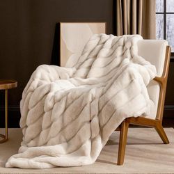 Throw Blanket -Cozy Bliss- Beige -New