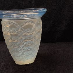 René Lalique Opalescent Glass Guirlandes Vase No. 10-894
