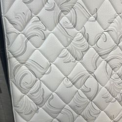 Mattress small queen size (74x60)