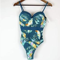 New with tags Swimsuit ‐ SMALL