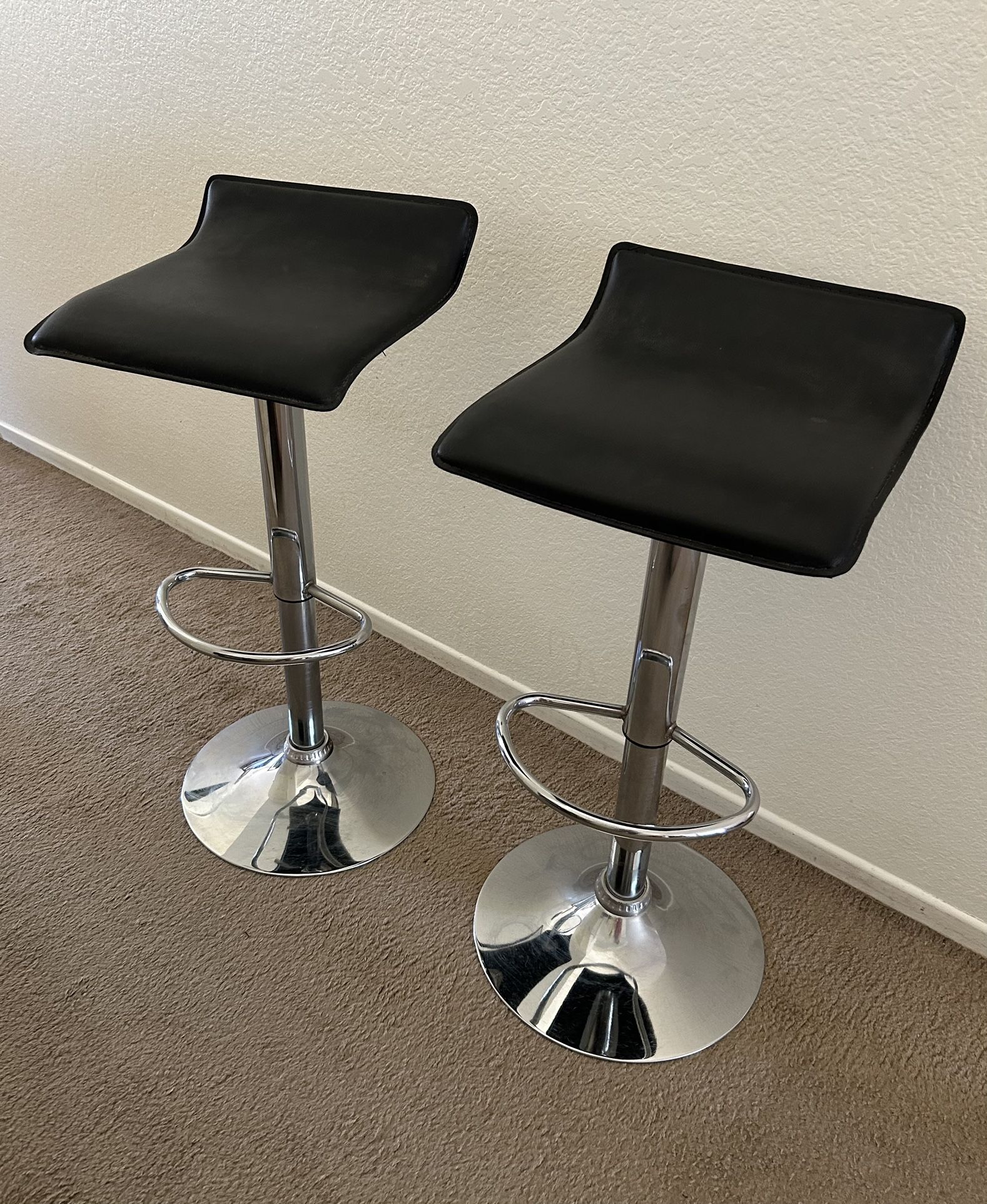 2 Metal Base with Gas-lift Faux Leather Bar Stools Like New(see description)