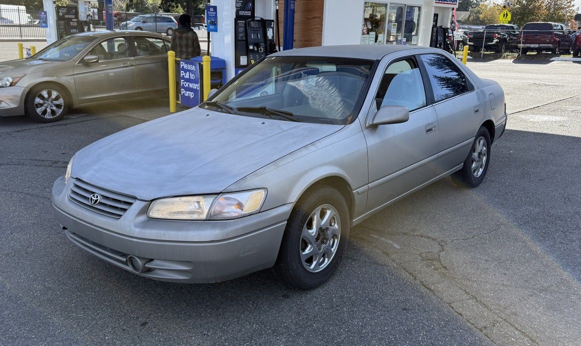 1998 Toyota Camry LE
