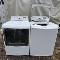 GE washer and dryer in excellent condition 💦