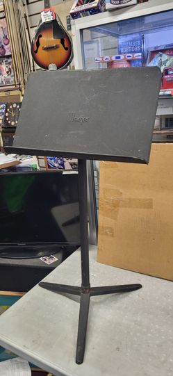 Music stand. Adjusting