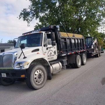 Bobcat Y Camion
