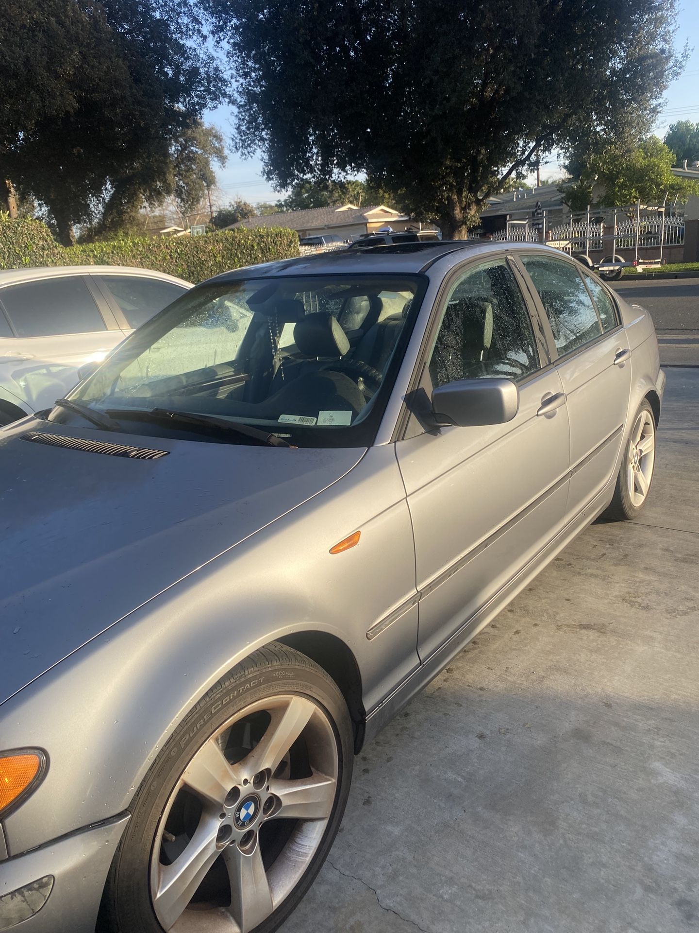2004 BMW 325i