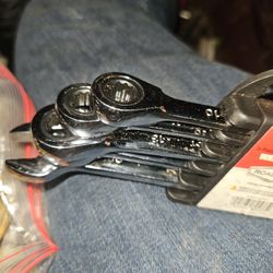 Ratcheting Wrenches 