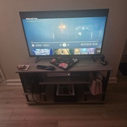 📺 Small Gray TV Stand / Media Table – Great Shape