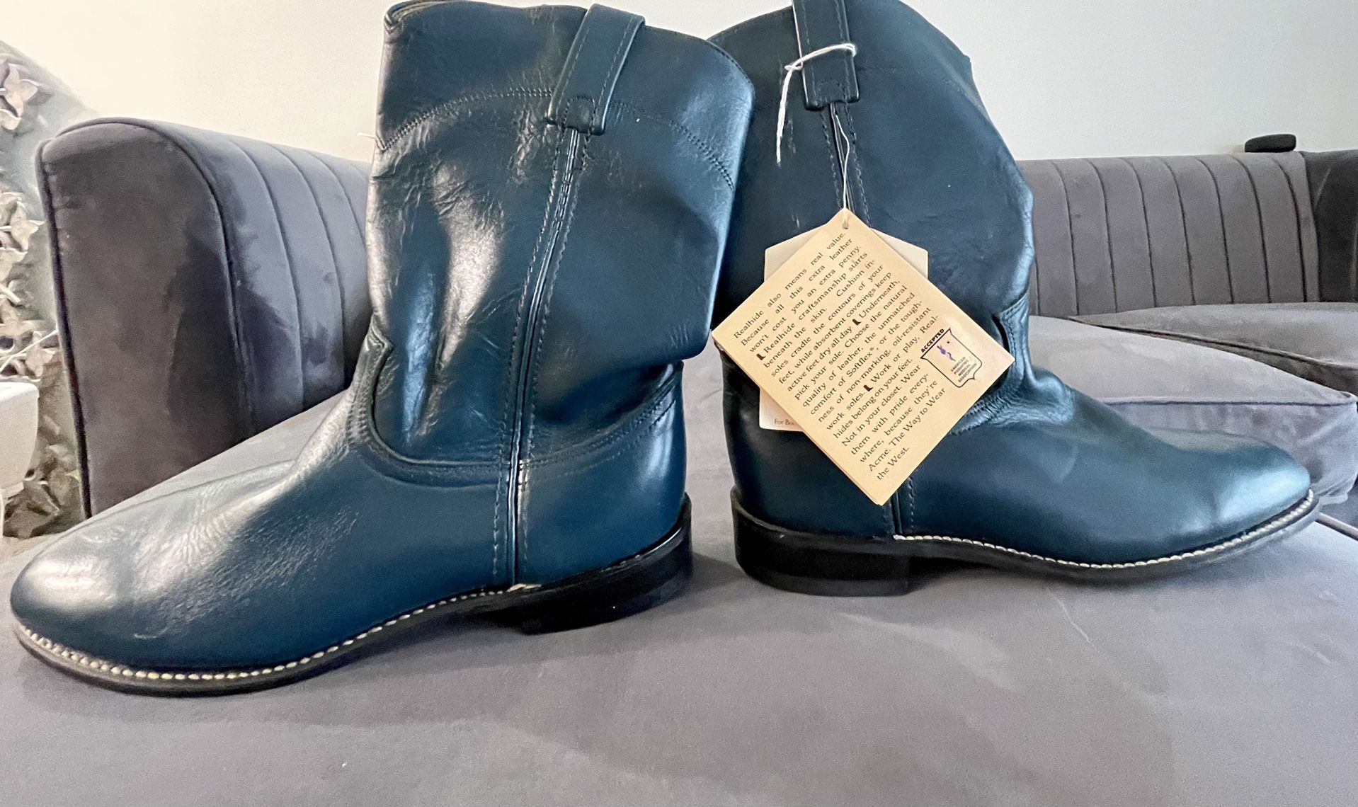 Women’s Brand New Leather Boots 