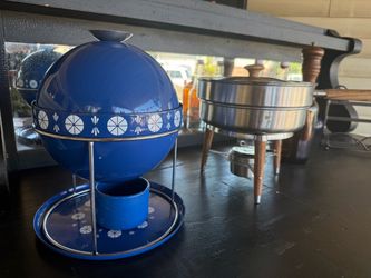 Fondue Pots ￼