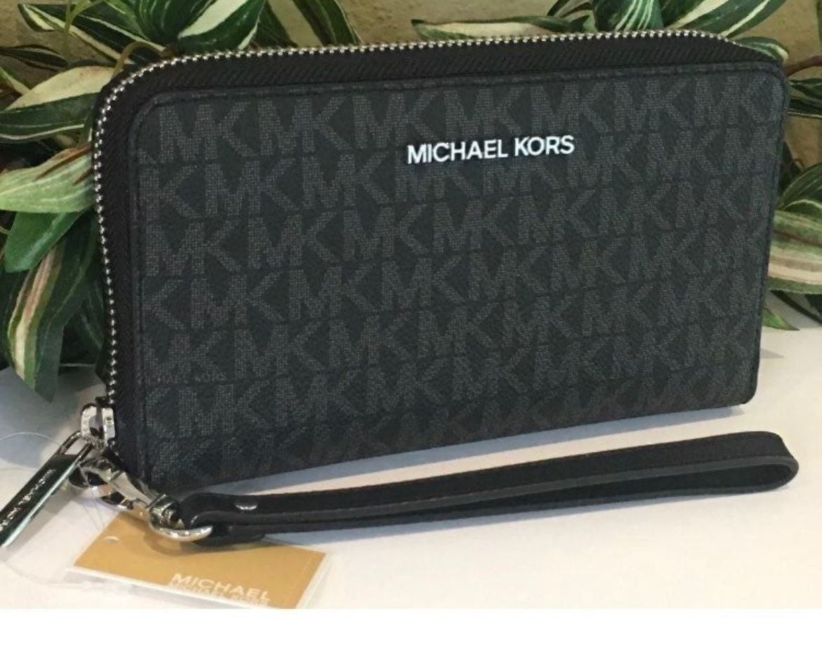 Michael Kors Jet Set Travel Signature Phone Wallet Wristlet Black (firm Price )