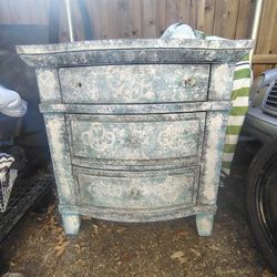 Broyhill 3 Drawer Dresser
