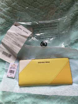 Michael Kors purse, brand new!!