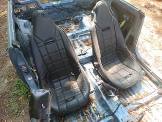 2 bucket seats