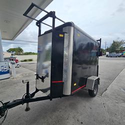 Trailer 5x10 "2012" used, but excellent condition, pulls great no leaks clean documentation in hand ✋️ READ Description FIRST, LEA PRIMERO.