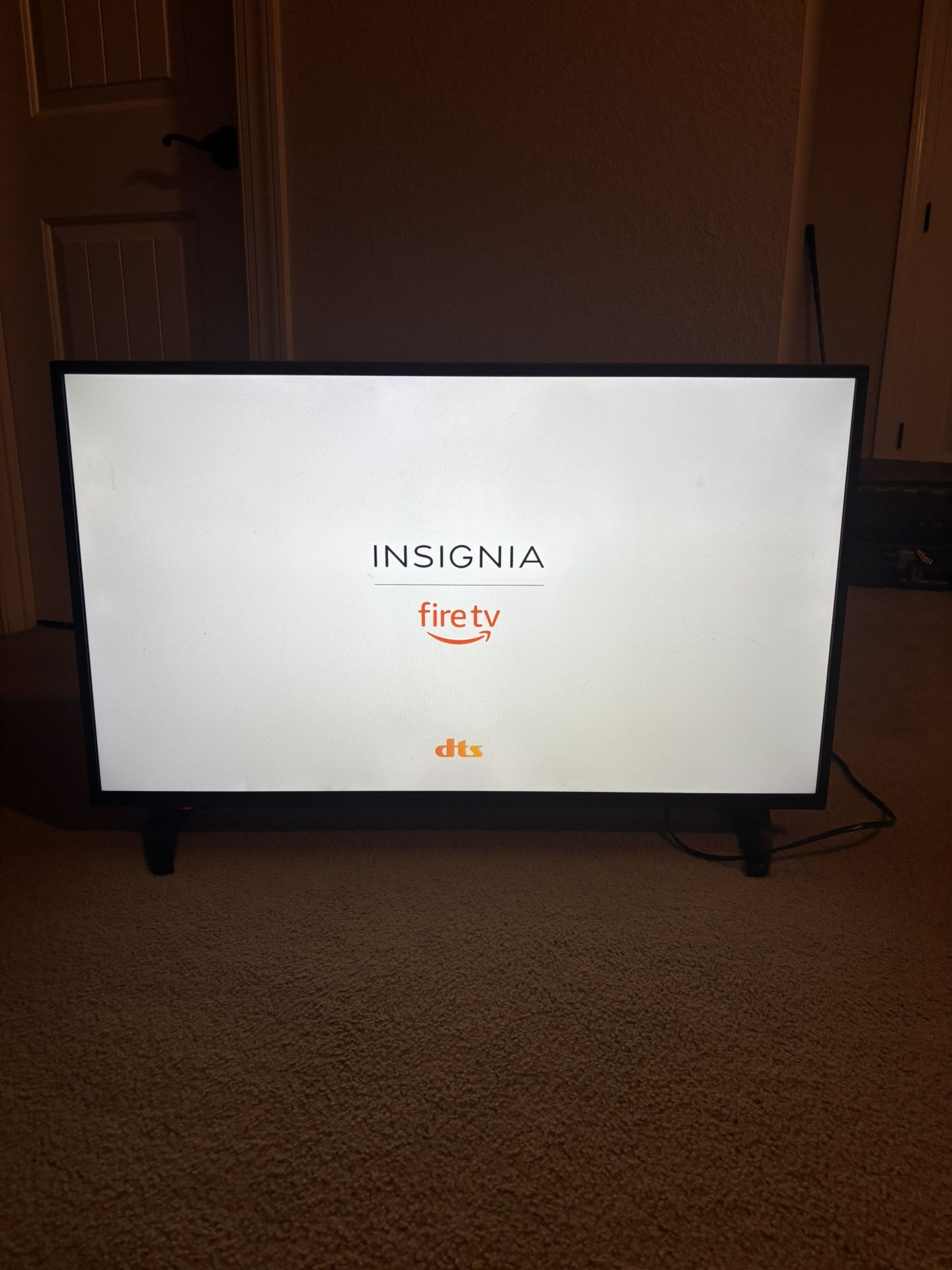 Insignia 39in LCD Tv