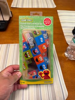 SESAME STREET DreamGear Crystal Case And Decal Set For NINTENDO DSi XL