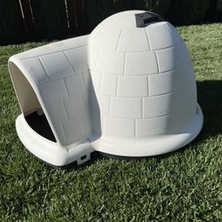 Igloo Dog house