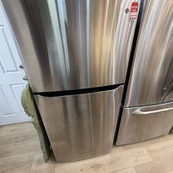 Top Freezer Refrigerator 